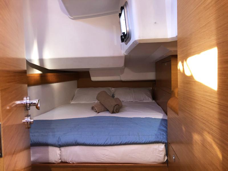 Book yachts online - sailboat - Sun Odyssey 479 - Luna Rossa (Refit 2021) - rent