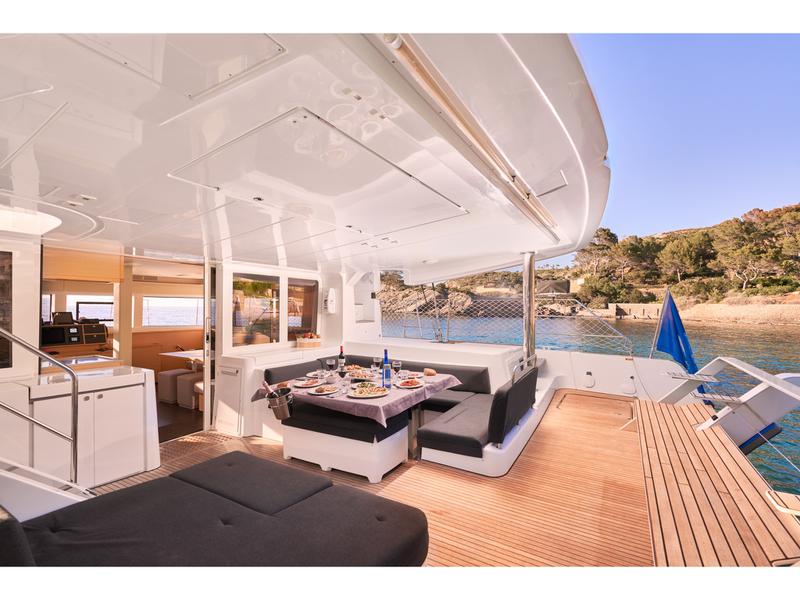 Book yachts online - catamaran - Lagoon 52 - Lagoon 52 Grand Luxe - rent