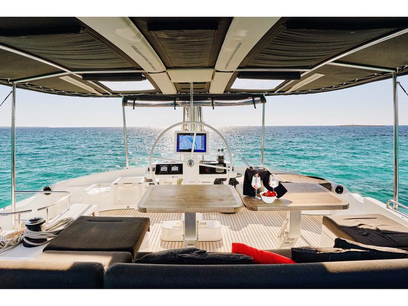 Book yachts online - catamaran - Lagoon 52 - Lagoon 52 Grand Luxe - rent