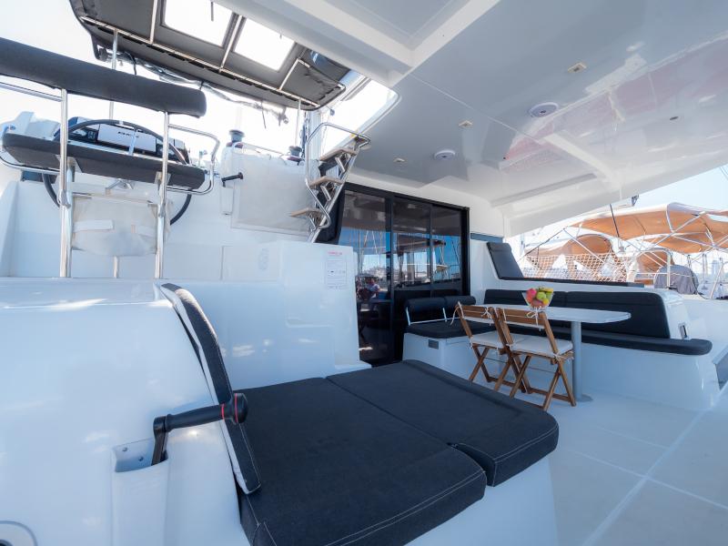 Book yachts online - catamaran - Lagoon 42 - That's Life - rent
