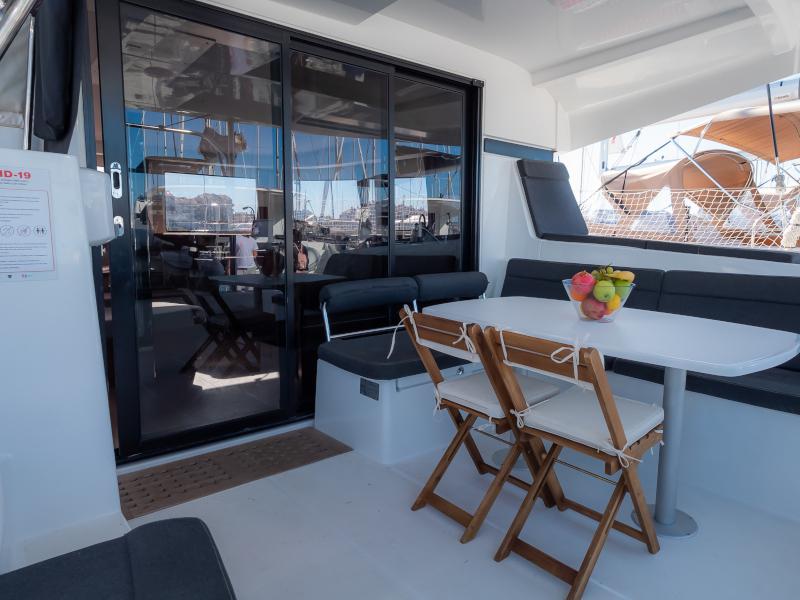 Book yachts online - catamaran - Lagoon 42 - That's Life - rent