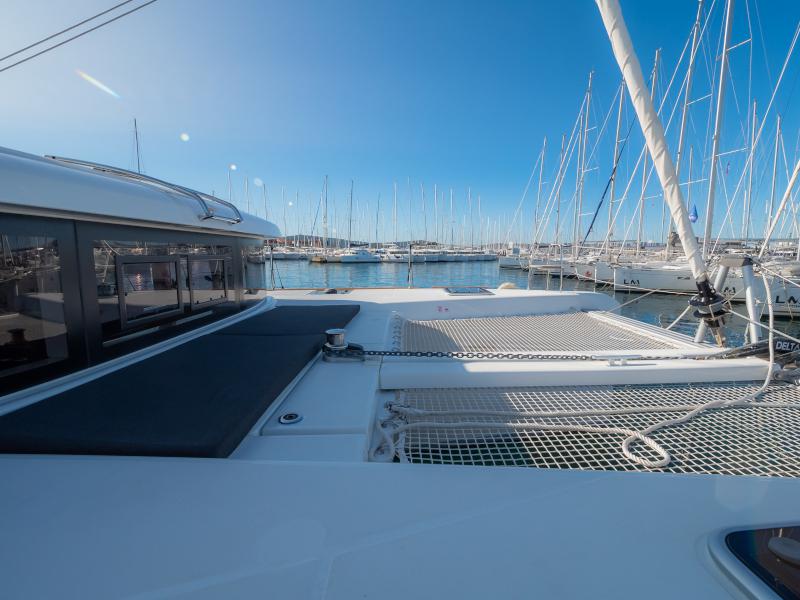 Book yachts online - catamaran - Lagoon 40 - Sail Away - rent