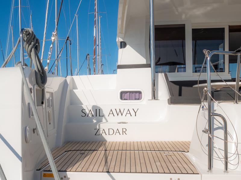 Book yachts online - catamaran - Lagoon 40 - Sail Away - rent