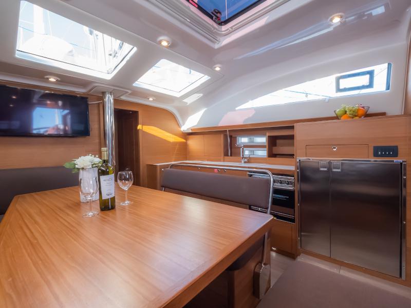 Book yachts online - sailboat - Elan Impression 45.1 - Josephine - rent