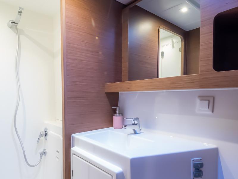 Book yachts online - catamaran - Lagoon 42 - Fly With Me - rent