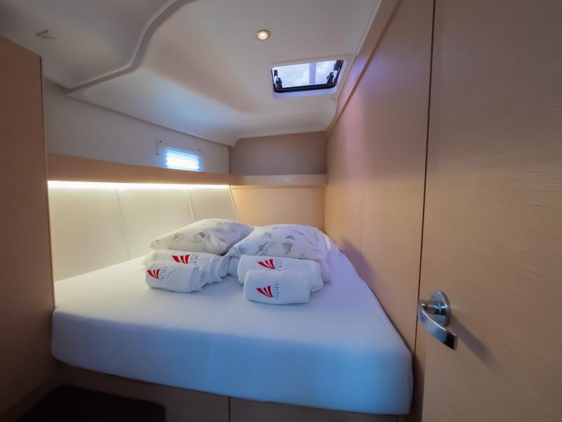 Book yachts online - sailboat - Elan 50 Impression - Alegria - rent