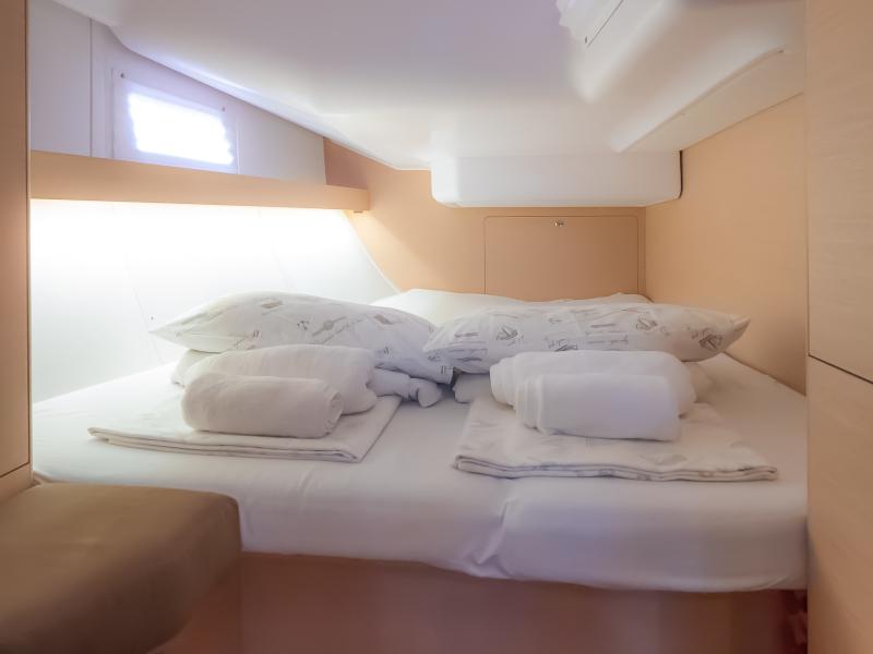 Book yachts online - sailboat - Elan 45 Impression - Amiya - rent