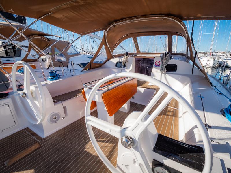 Book yachts online - sailboat - Elan 45 Impression - Amiya - rent