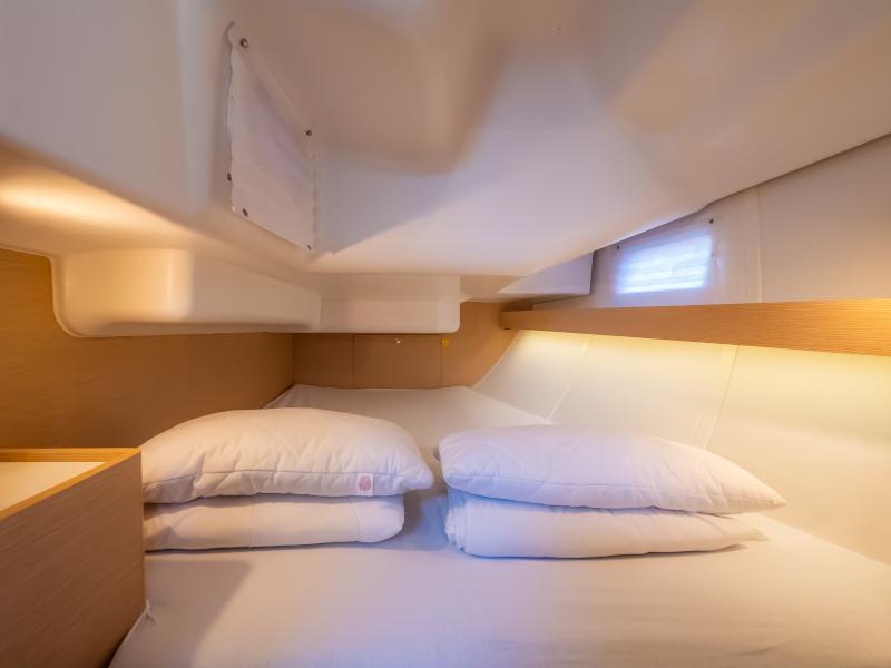 Book yachts online - sailboat - Elan 40 Impression - Despacito - rent