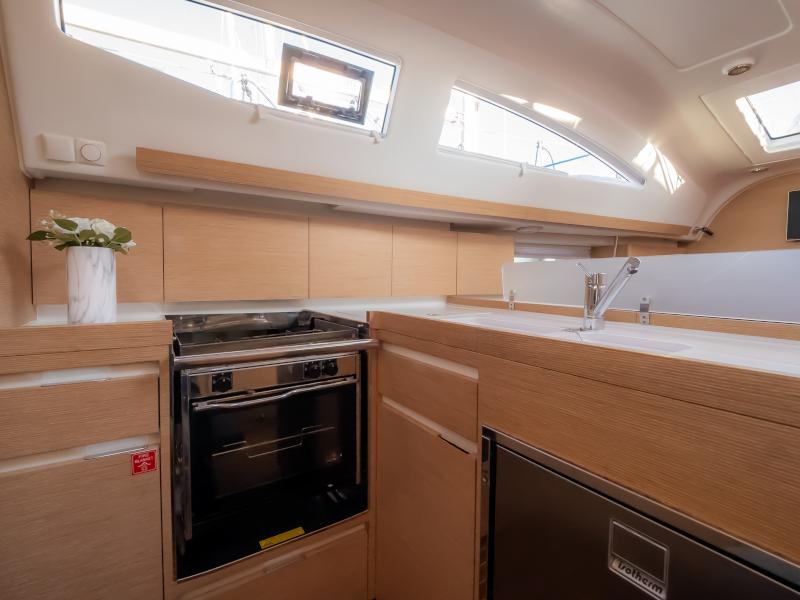 Book yachts online - sailboat - Elan 40 Impression - Despacito - rent