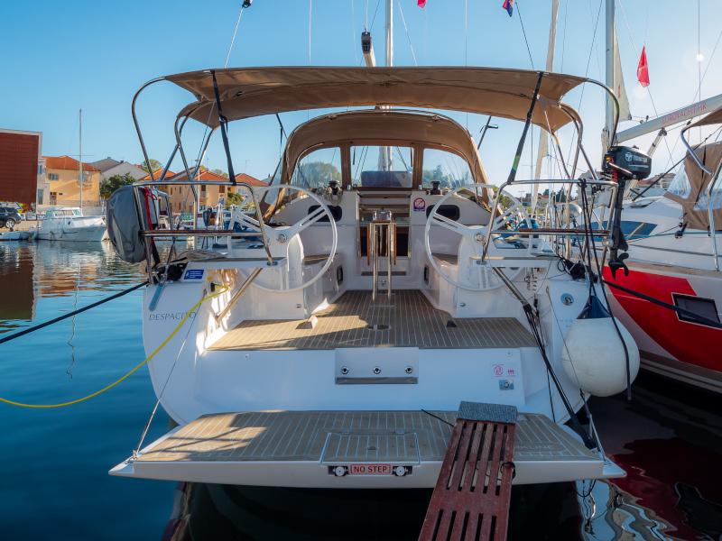 Book yachts online - sailboat - Elan 40 Impression - Despacito - rent