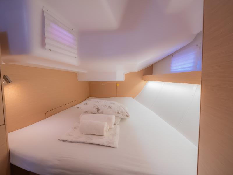 Book yachts online - sailboat - Elan 45 Impression - Adelyna - rent