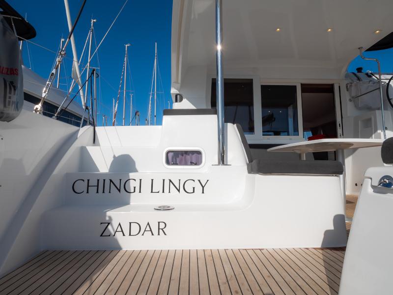 Book yachts online - catamaran - Lagoon 40 - Chingi Lingy - rent