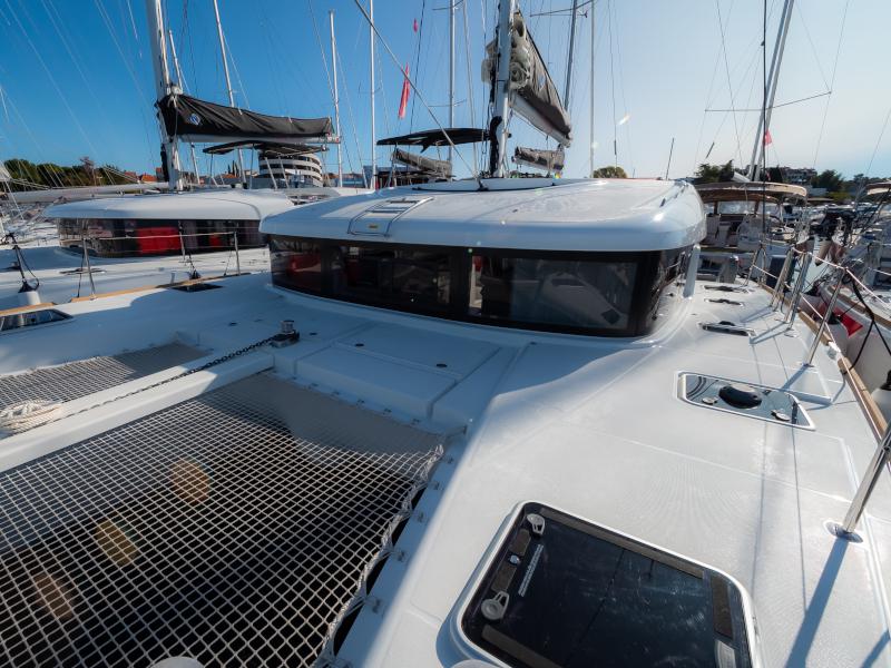 Book yachts online - catamaran - Lagoon 40 - Chingi Lingy - rent