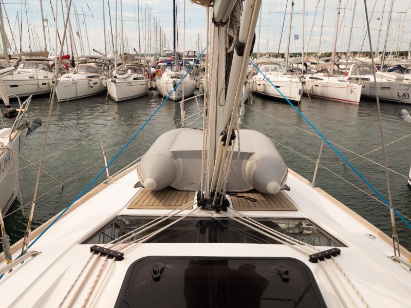 Book yachts online - sailboat - Elan 40 Impression - Anadea - rent