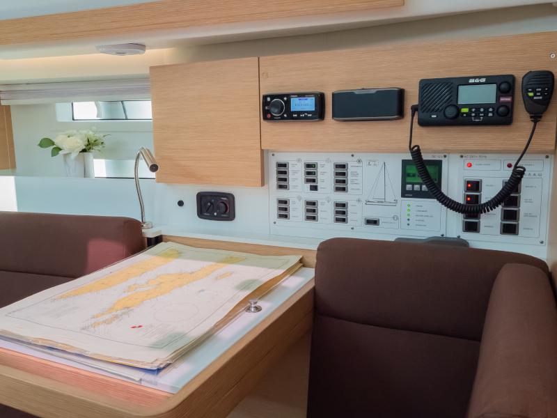 Book yachts online - sailboat - Elan 40 Impression - Anadea - rent