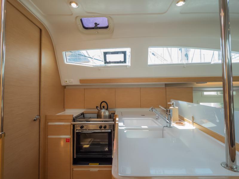 Book yachts online - sailboat - Elan 40 Impression - Anadea - rent