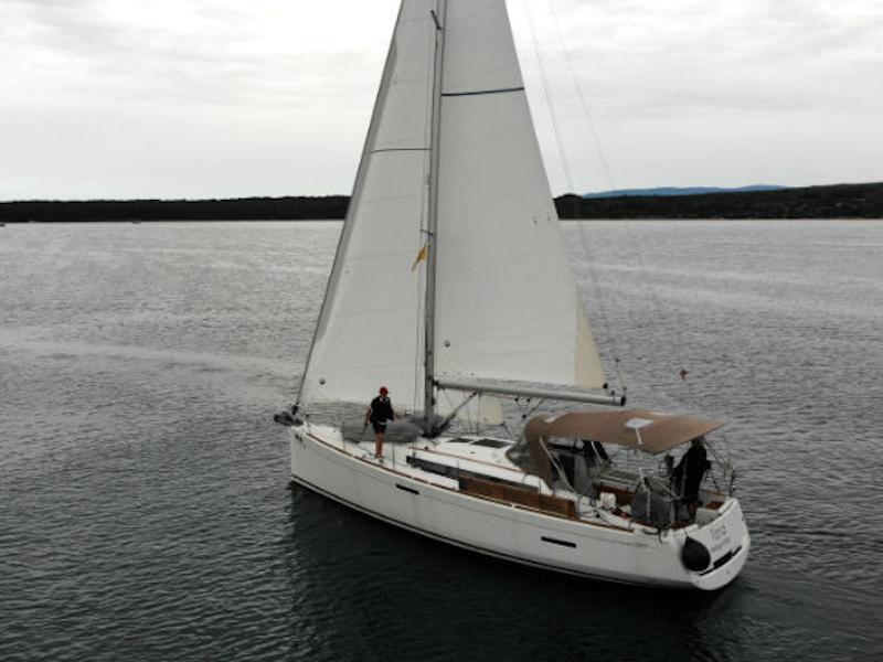 Book yachts online - sailboat - Sun Odyssey 389 - 2 cab - Tara - rent