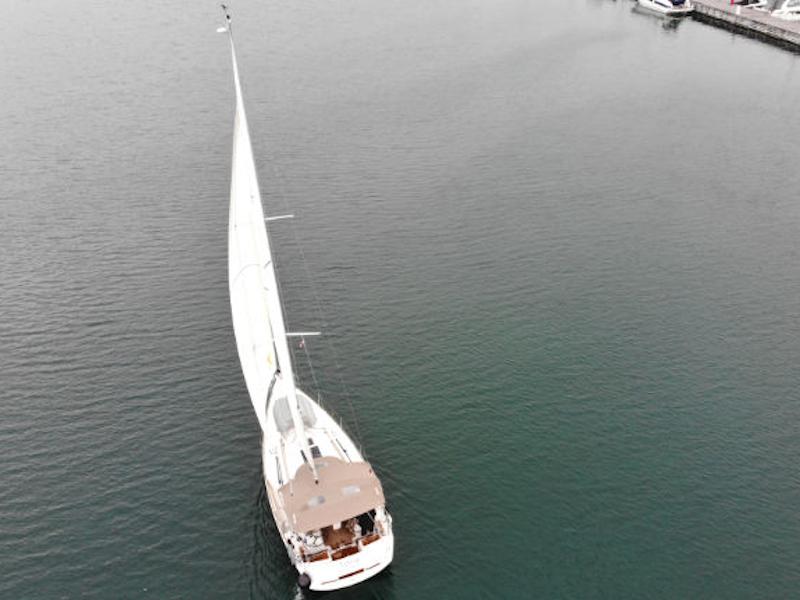 Book yachts online - sailboat - Sun Odyssey 389 - 2 cab - Tara - rent