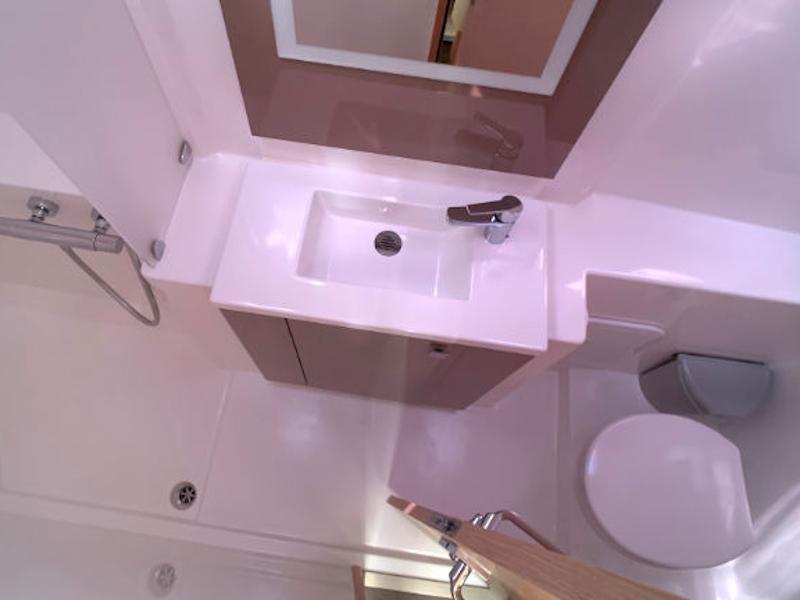 Book yachts online - catamaran - Lucia 40 - 3 cab - Idefix - rent