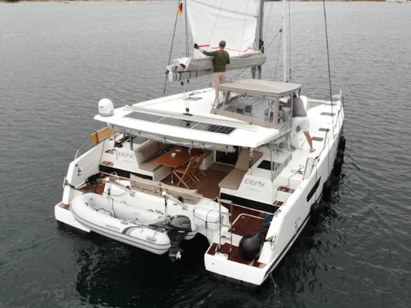 Book yachts online - catamaran - Lucia 40 - 3 cab - Idefix - rent
