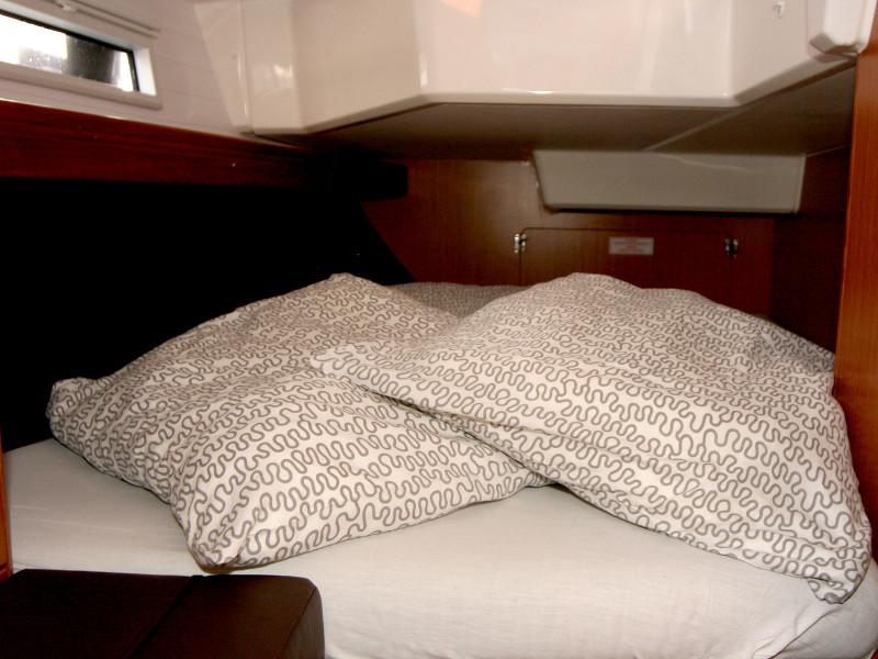 Book yachts online - sailboat - Bavaria Cruiser 37 - Bibi - rent