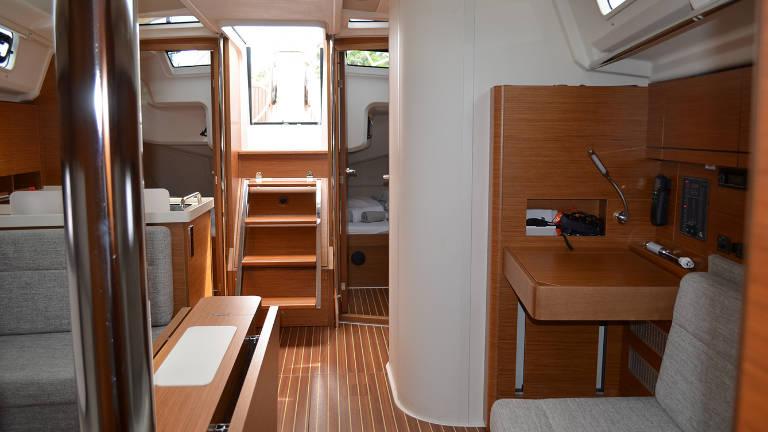 Book yachts online - sailboat - Hanse 418 - Laysan - rent