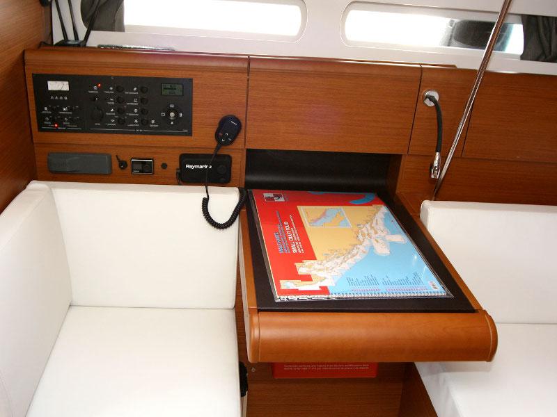 Book yachts online - sailboat - Sun Odyssey 419 - Happy Welcome - rent