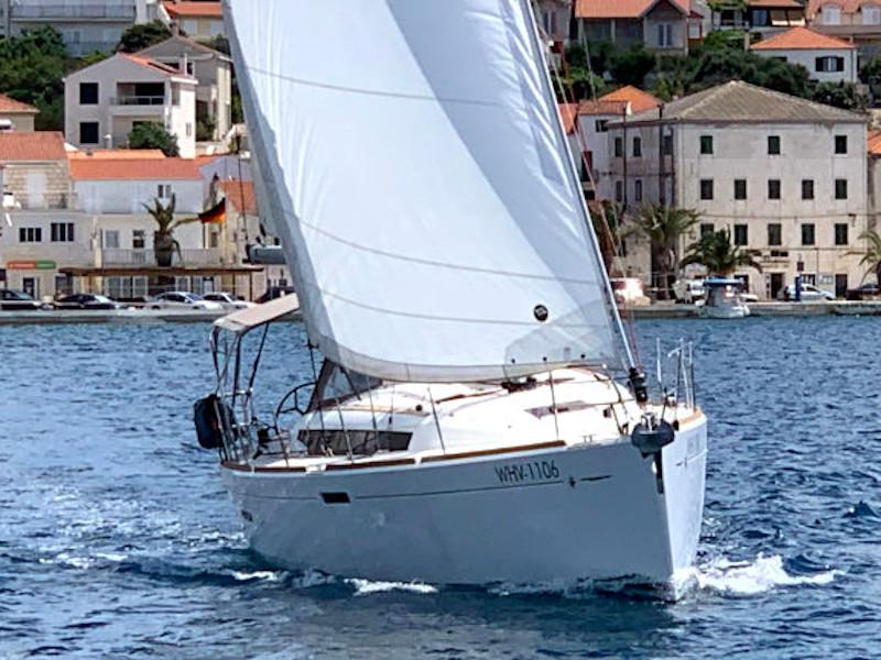 Book yachts online - sailboat - Sun Odyssey 389 - Amadeus - rent