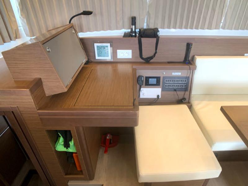 Book yachts online - catamaran - Lagoon 40 - Balance 69 - rent