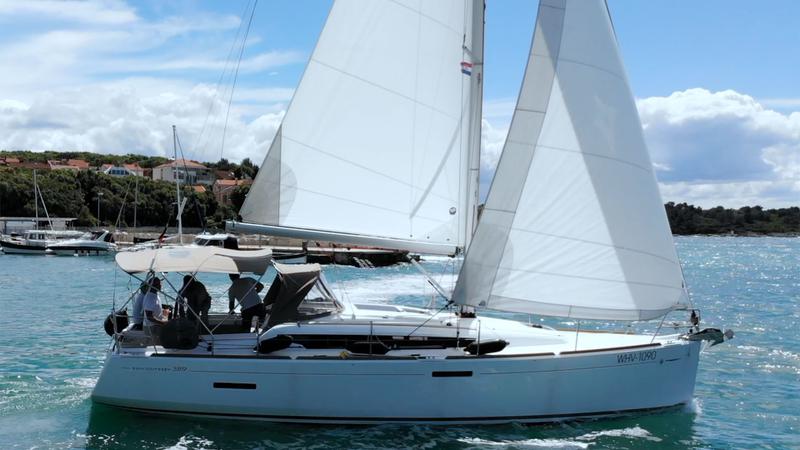 Book yachts online - sailboat - Sun Odyssey 389 - Tina - rent