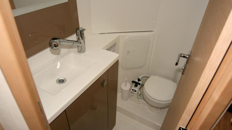 Book yachts online - catamaran - Lucia 40 - Luna Rossa II - rent