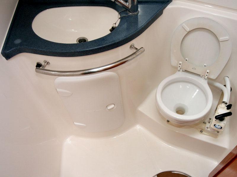 Book yachts online - sailboat - Bavaria 46 Cruiser - Tweety - rent