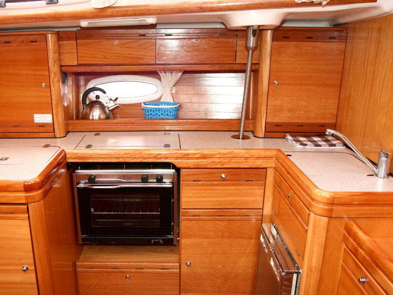 Book yachts online - sailboat - Bavaria 46 Cruiser - Tweety - rent