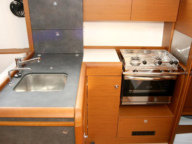 Book yachts online - sailboat - Sun Odyssey 349 - Antonija - rent