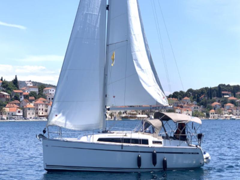Book yachts online - sailboat - Bavaria Cruiser 34 - Little Joe - rent