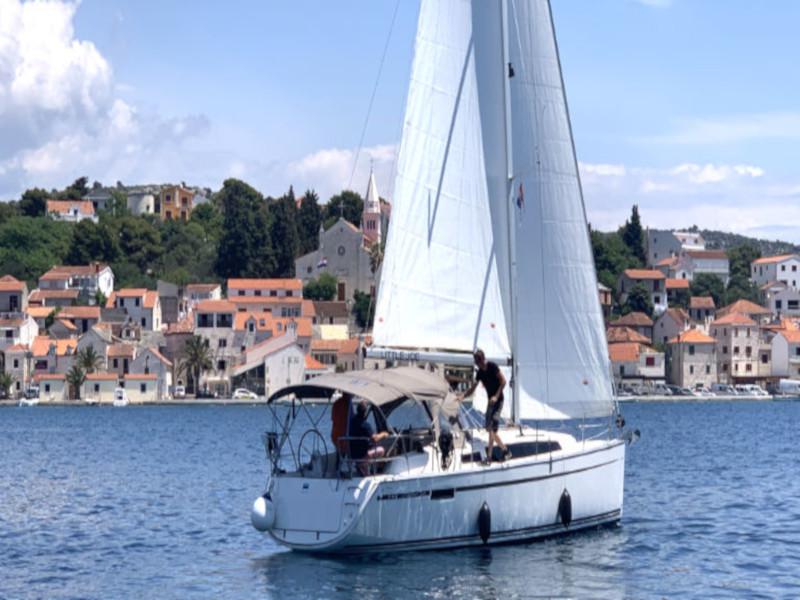 Book yachts online - sailboat - Bavaria Cruiser 34 - Little Joe - rent