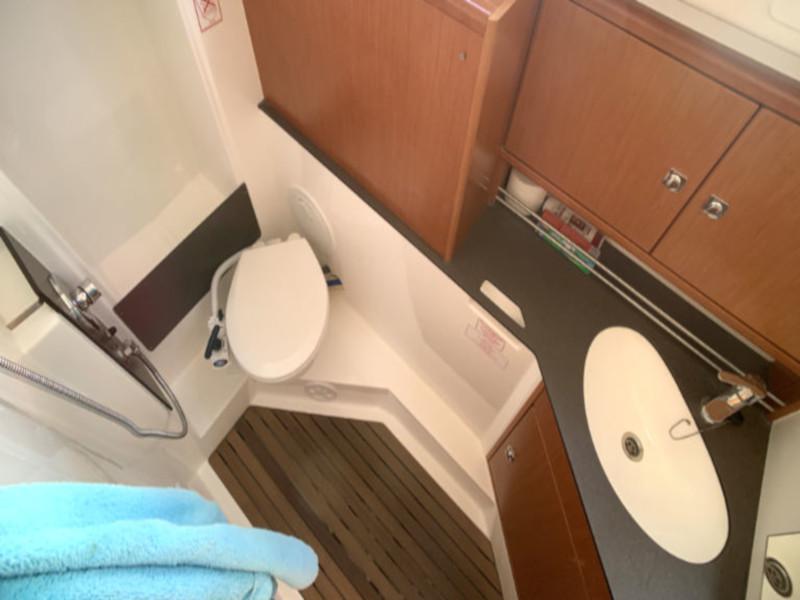 Book yachts online - sailboat - Bavaria Cruiser 34 - Little Joe - rent