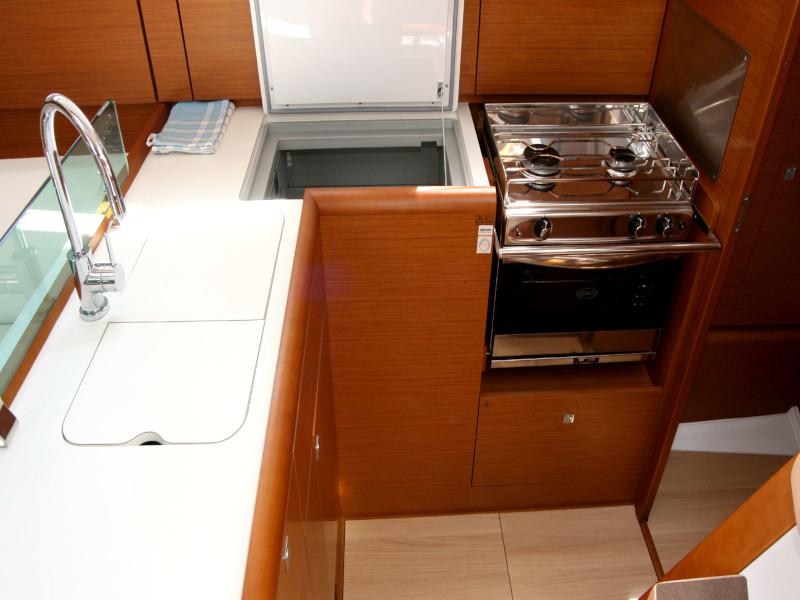 Book yachts online - sailboat - Sun Odyssey 389 - Sissi - rent