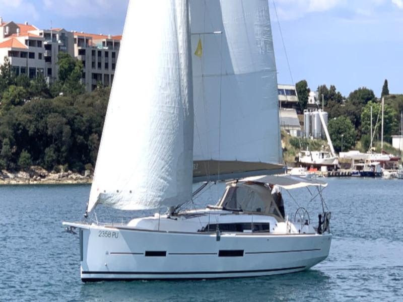 Book yachts online - sailboat - Dufour 382 Grand Large - 3 cab - Lotta - rent