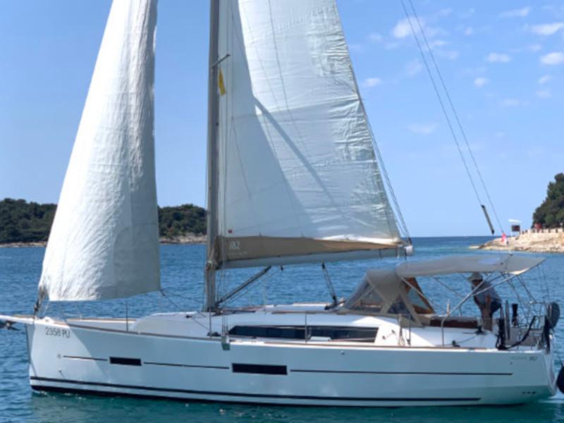 Book yachts online - sailboat - Dufour 382 Grand Large - 3 cab - Lotta - rent