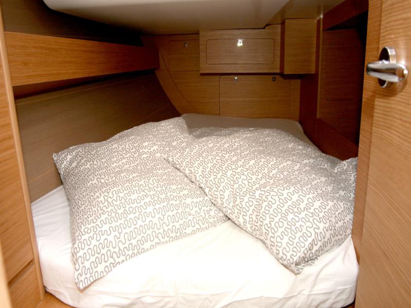 Book yachts online - sailboat - Dufour 382 Grand Large - 3 cab - Lotta - rent