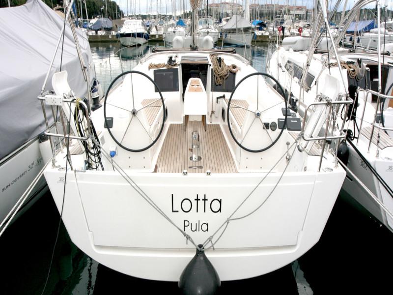 Book yachts online - sailboat - Dufour 382 Grand Large - 3 cab - Lotta - rent