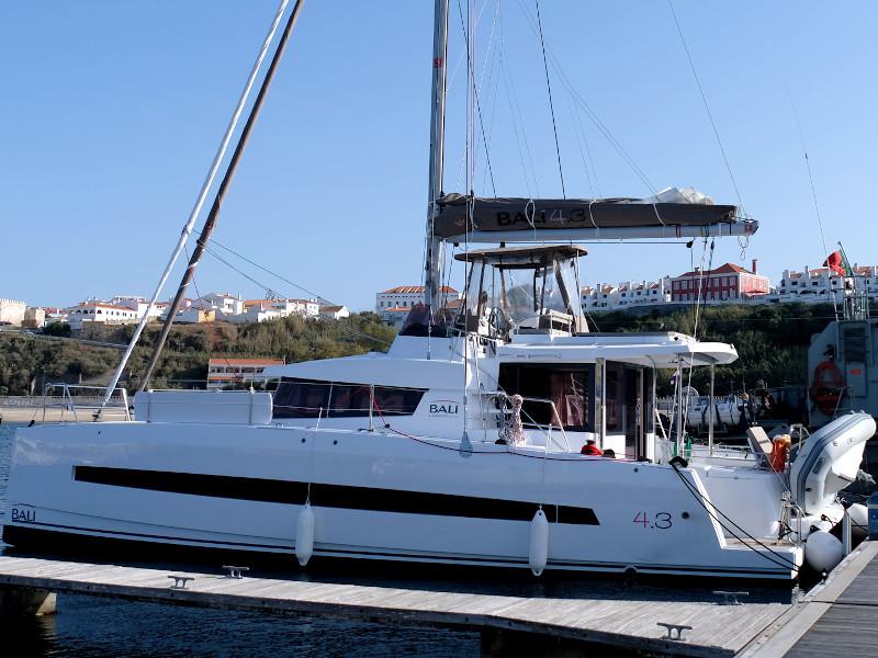 Book yachts online - catamaran - Bali 4.3 - Carpe Ventum - rent