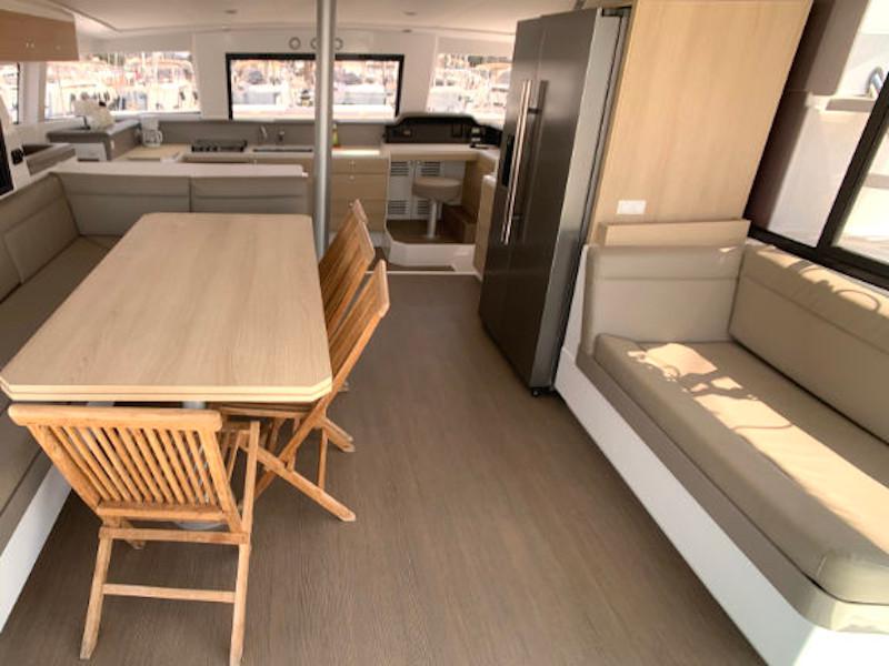 Book yachts online - catamaran - Bali 4.3 - Carpe Ventum - rent