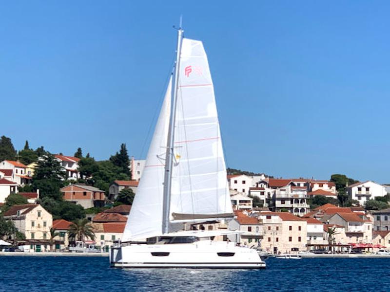 Book yachts online - catamaran - Lucia 40 - Leon - rent