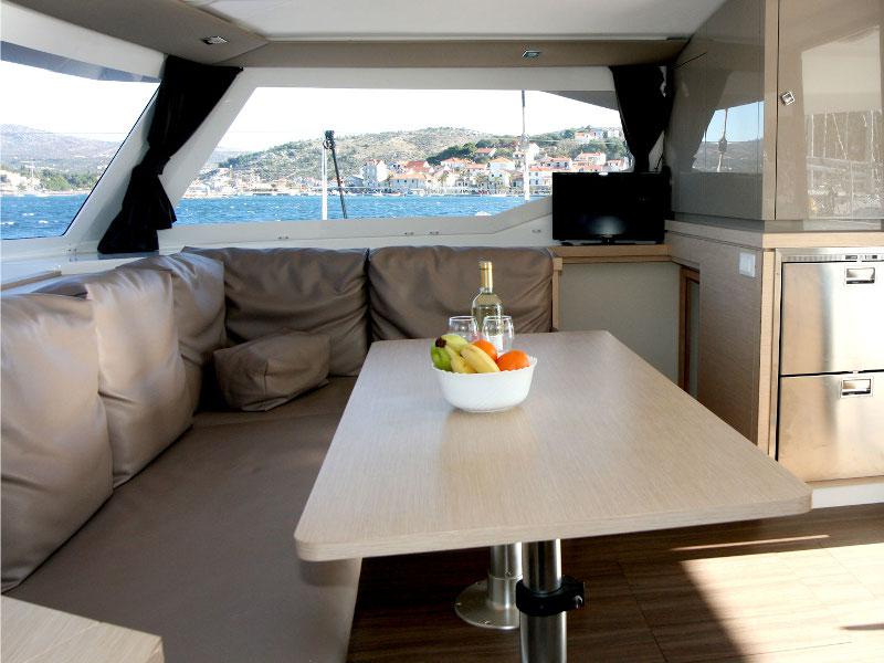 Book yachts online - catamaran - Lucia 40 - Leon - rent