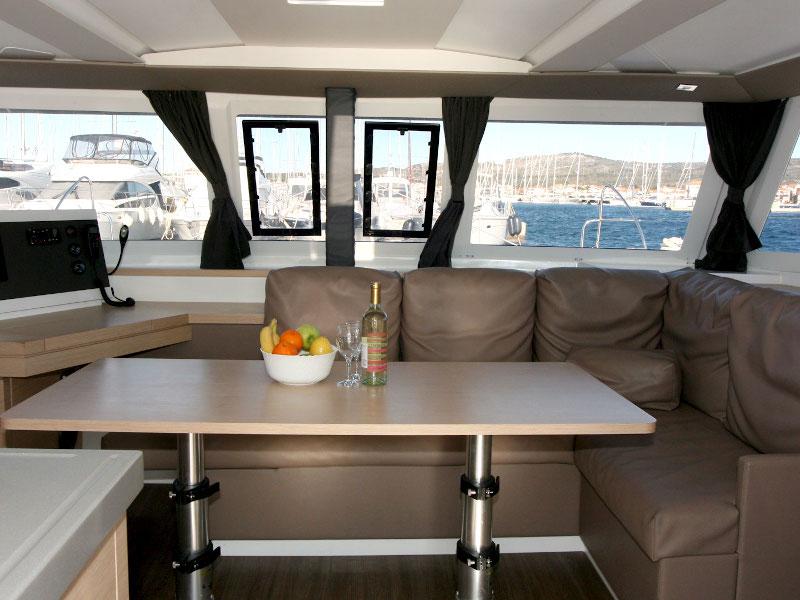 Book yachts online - catamaran - Lucia 40 - Leon - rent