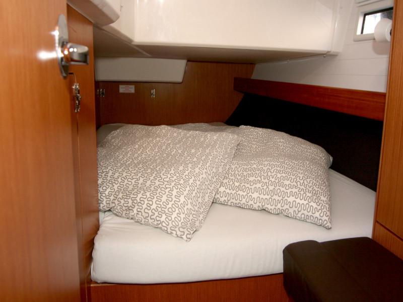 Book yachts online - sailboat - Bavaria Cruiser 41 - Raven - rent