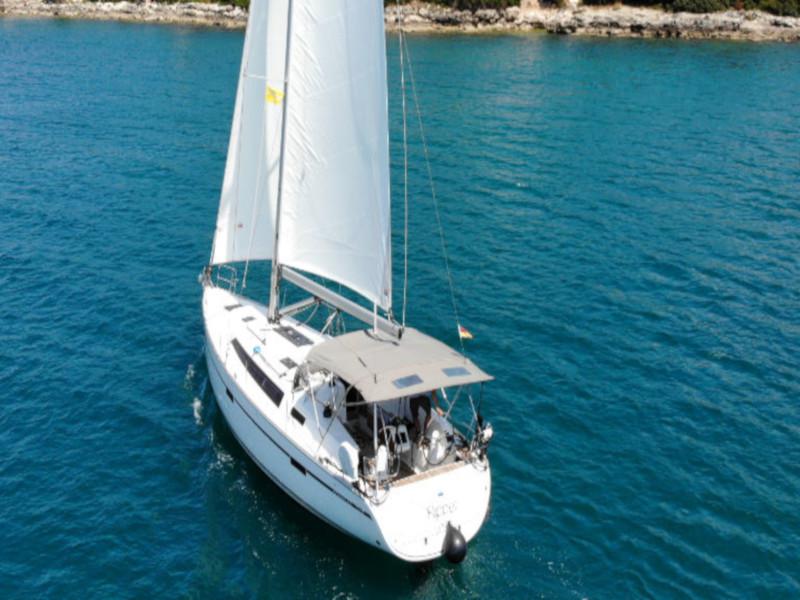 Book yachts online - sailboat - Bavaria Cruiser 41 - Raven - rent